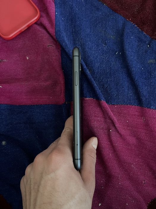 Продам айфон.