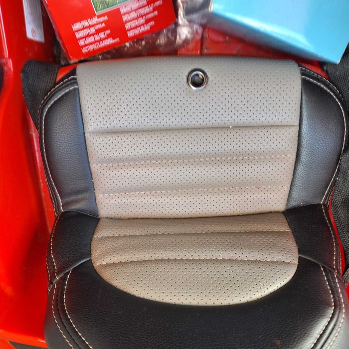 Не работи .Най вероятно е акумолатора защото не е карана много време.