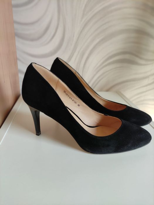 Туфли женские из натуральной замши