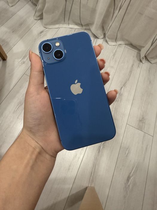 Продам Iphone 13