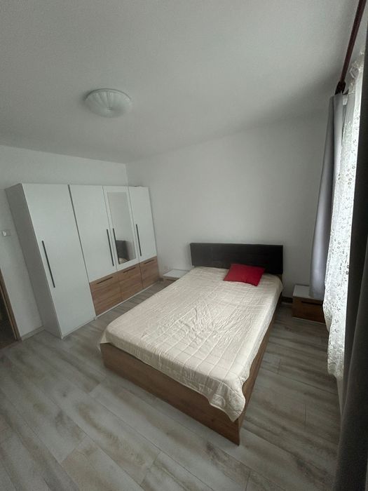 închiriez apartament cu 2 camere