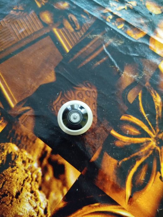 Стара качествена шпионка за врата.