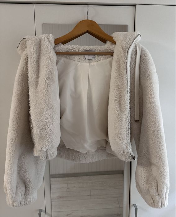 Яке Bershka - S размер