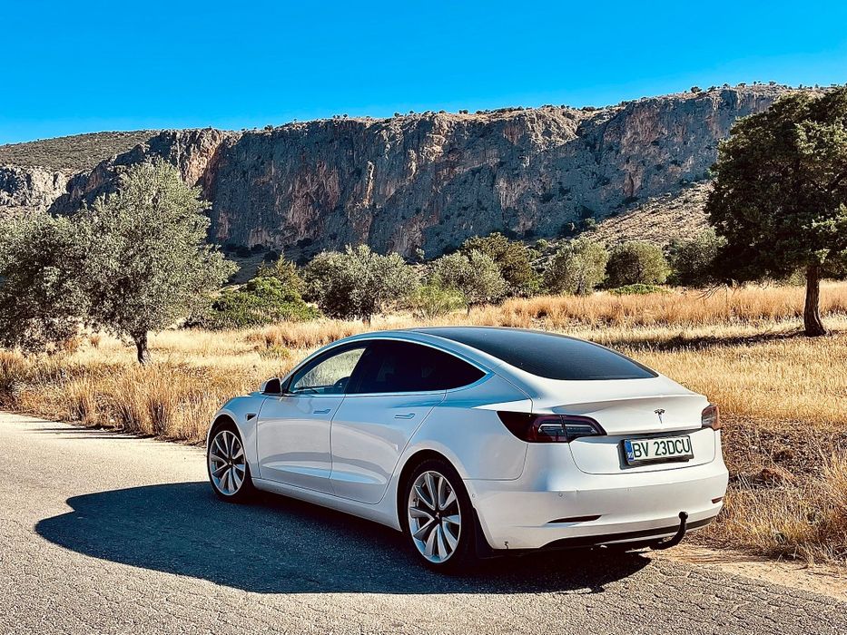 TESLA Model 3 2019 — imagine 2