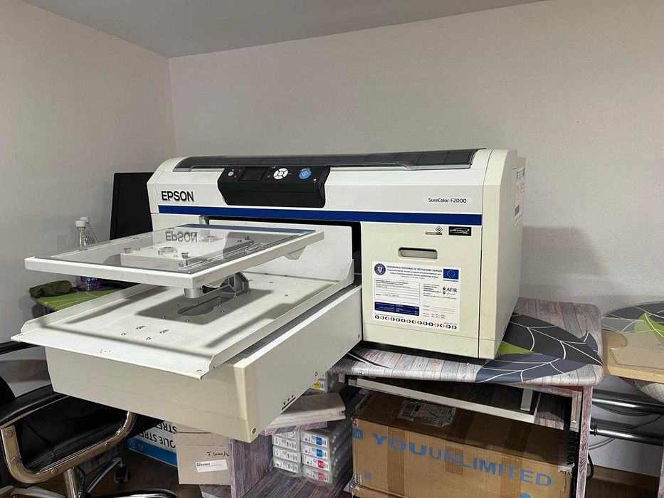 Imprimanta DTG Epson SureColor F2000 de vanzare