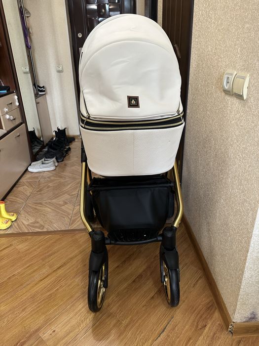 Продается Коляска Adamex