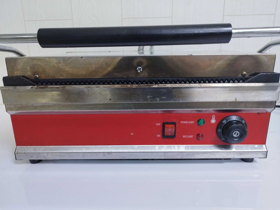 Пресс-гриль (тостер) электрический