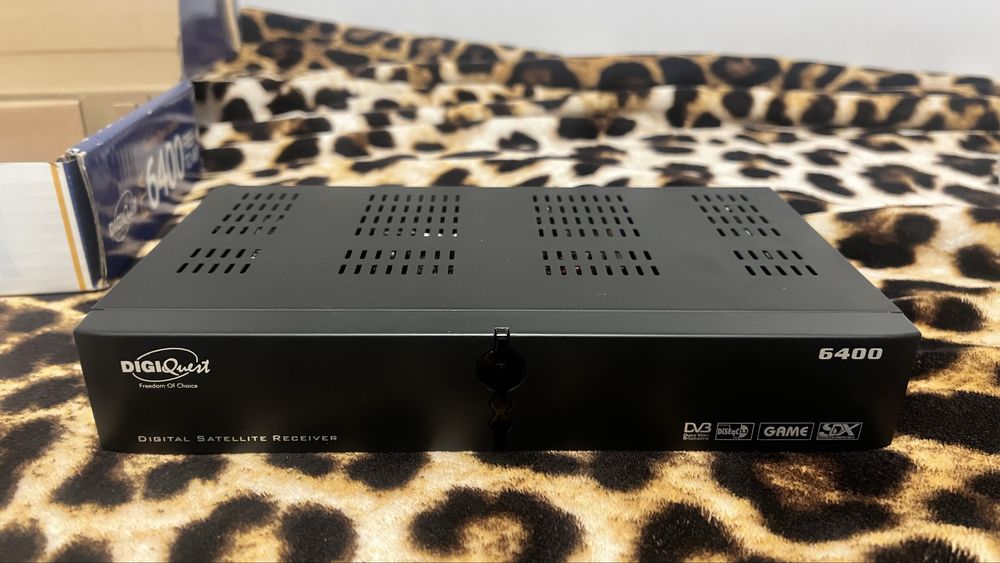 Receiver satelit DigiQuest 6400 FTA | Cu telecomandă, cablu și cutie