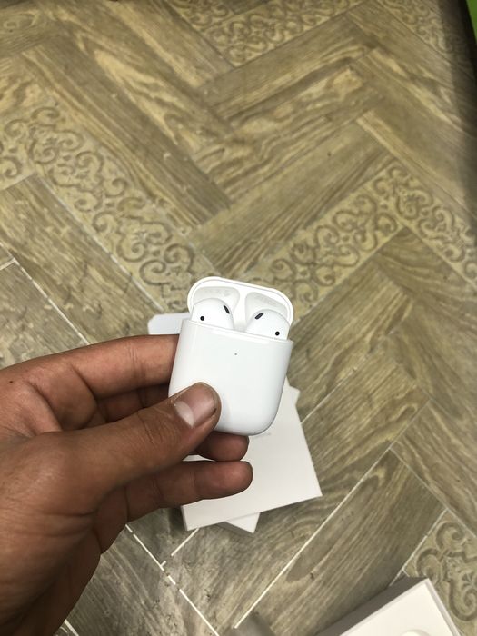 Продаю наушник AirPods