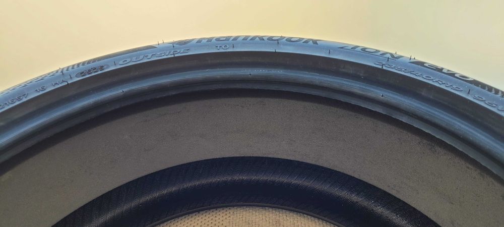 set 4 anvelope vara NOI originale Tesla Hankook iON evo 235 40 R19 96W
