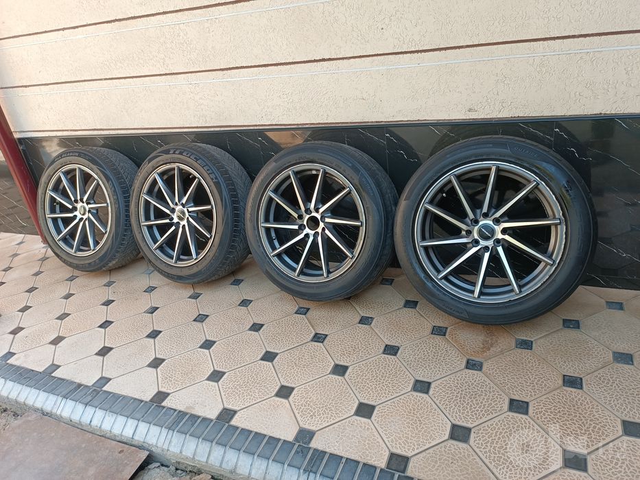 Vossen Diska Balon 215 55 R17 Holati Yaxshi Skitkada