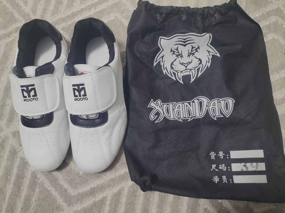 Протектор,щитки,шлем,обувь для тэйквандо