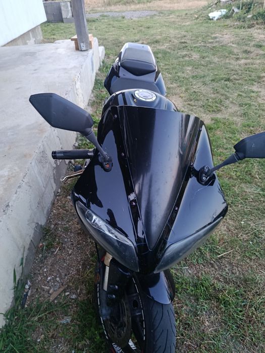 Vând Yamaha r1 2003 model pe injectie limitat in acte a2