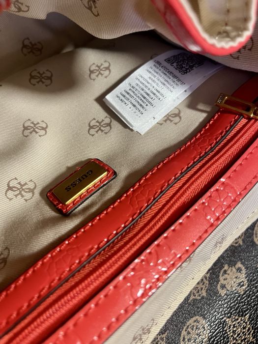 Дамска чанта Guess