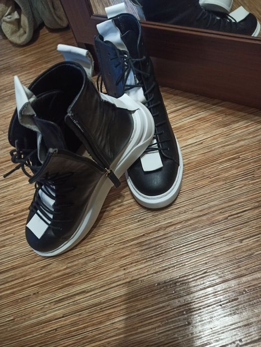 Продам ботинки осень -весна