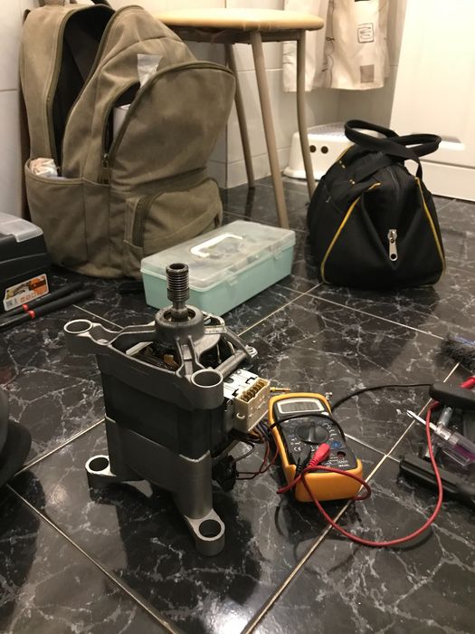 Kir moshina ustasi Indesit