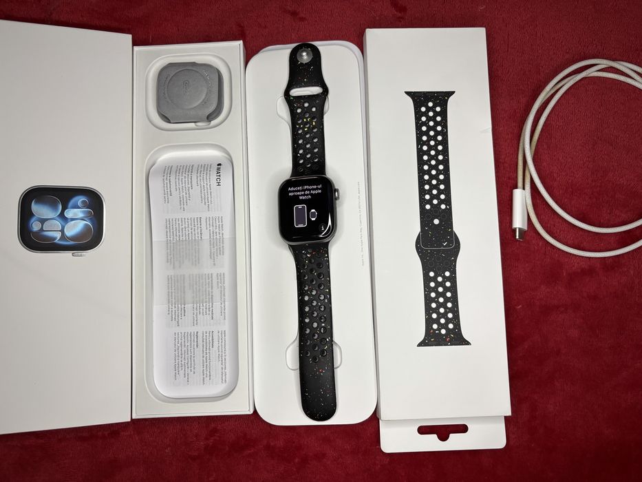 Apple Watch Series 11, 42mm, Cellular – cu cutie completă și curea Nike