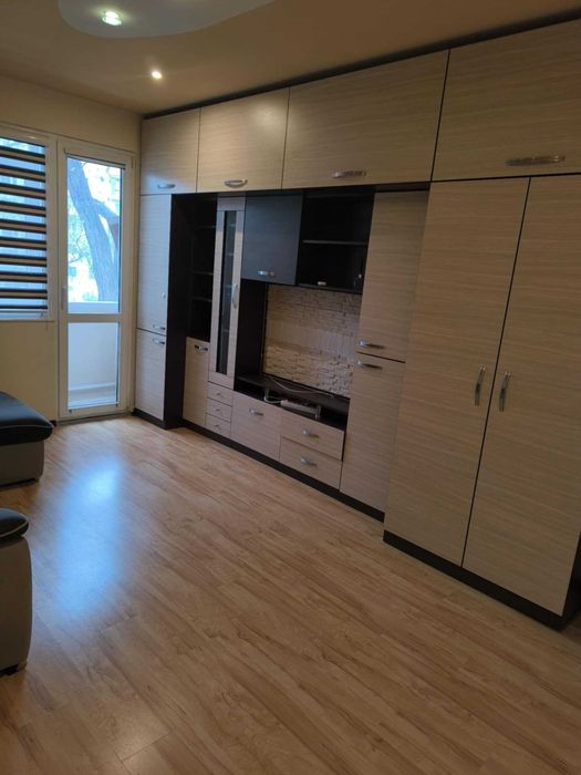 Дава се под наем Двустаен апартамент в Варна, Кайсиева градина - 60 кв.м за 382.5 € - Снимка #2