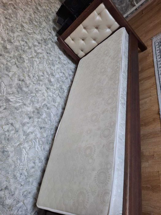 Төсек сатылады, Продаётся кровать