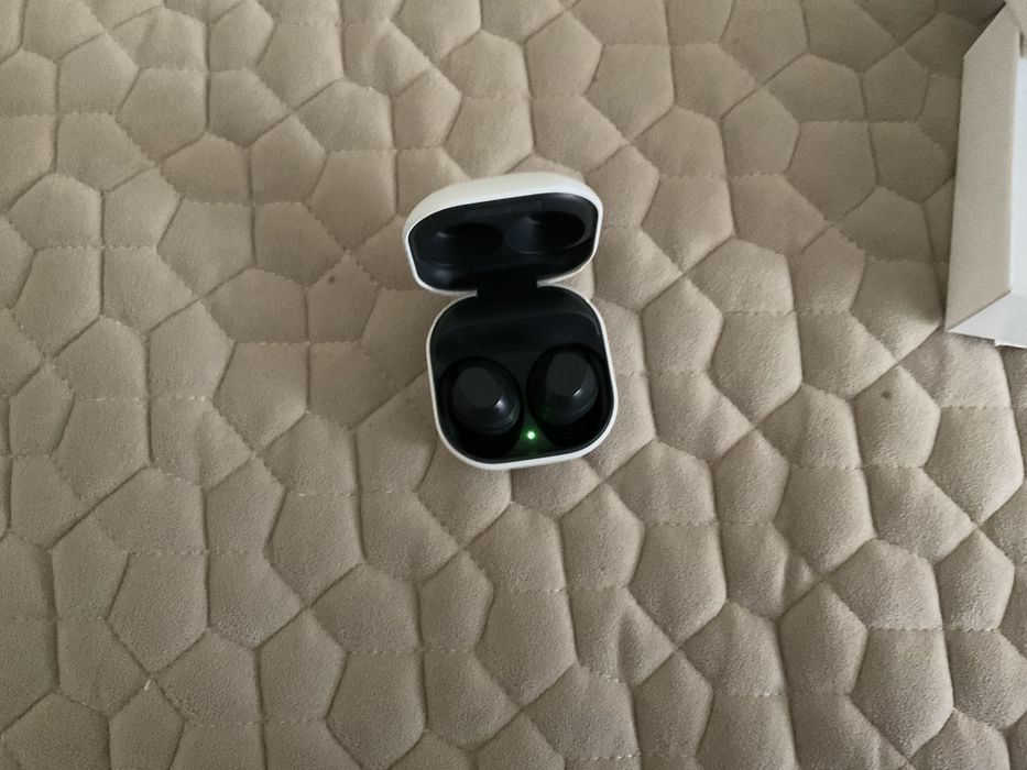 Продам наушники samsung buds fe