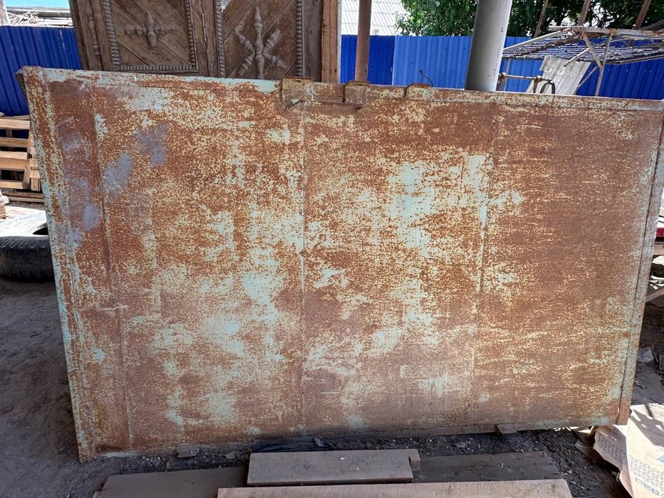 Ески темир даруаза (металлическая ворота)