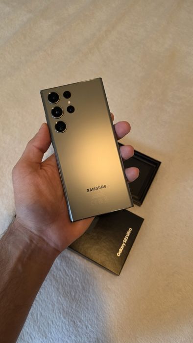 Samsung S23 Ultra 512GB Green – Stare Excelentă + 4 Huse Cado