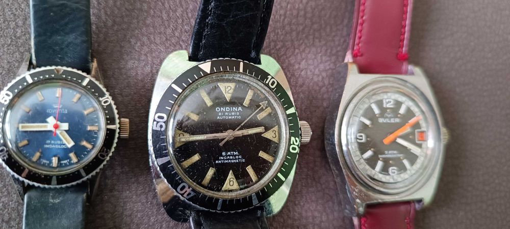 Стари механични ръчни часовници