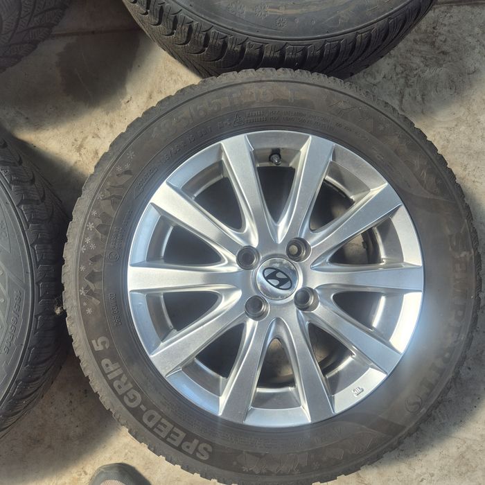 Jante aliaj 4x100 anvelope 185 65 15 Hyundai i20 i10 kia rio venga logan sandero dacia renault iarna