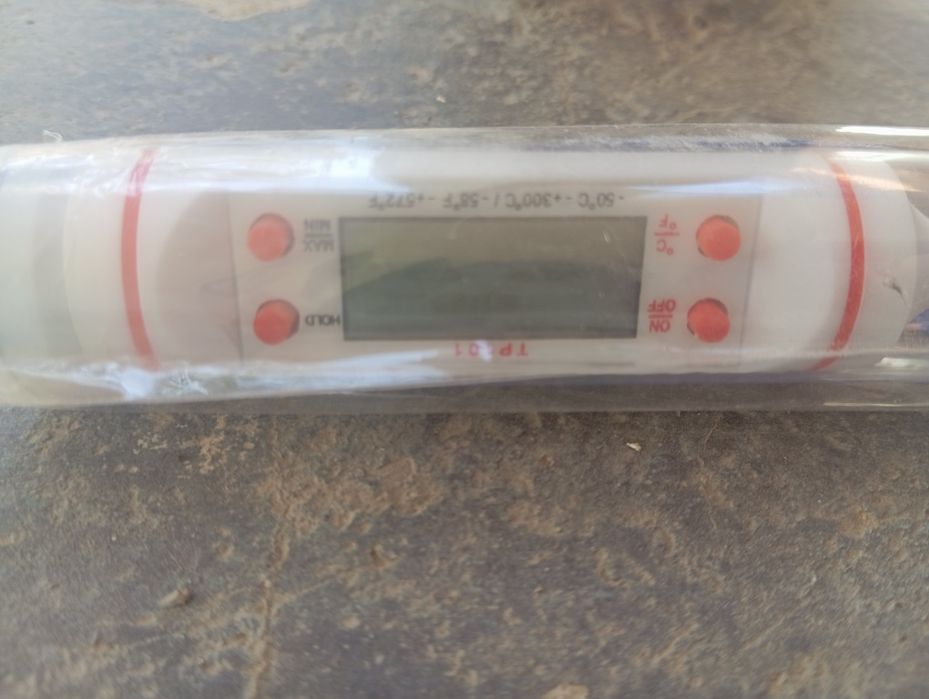 Термометр с металлическим щупом