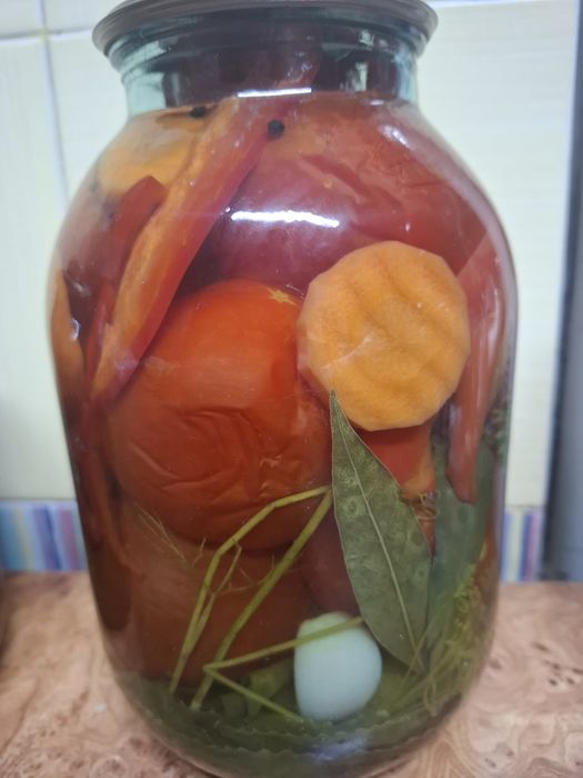 Продаю соленые помидоры