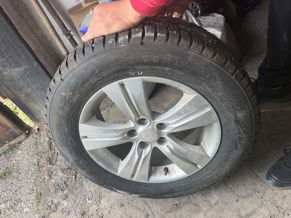 Диски с шинами комплекте