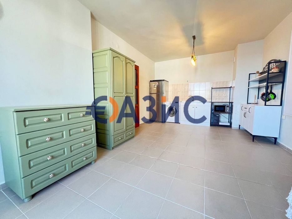 Продава се Двустаен апартамент в Созопол - 70 кв.м за 1275 €/кв.м - Снимка #4