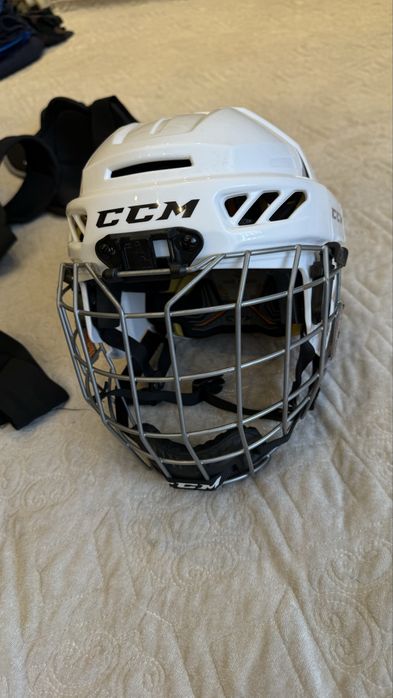 Хоккейный шлем ссм детский