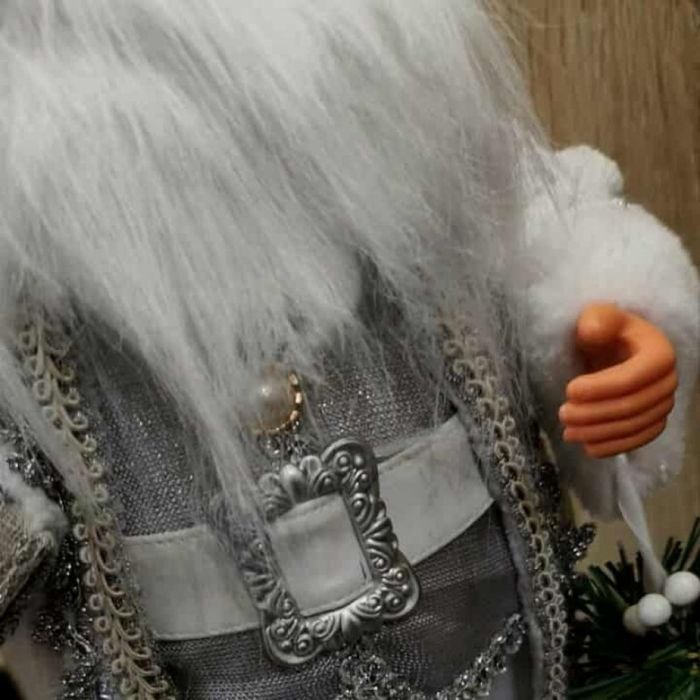 Дядо Коледа в сребристо – празнична фигура