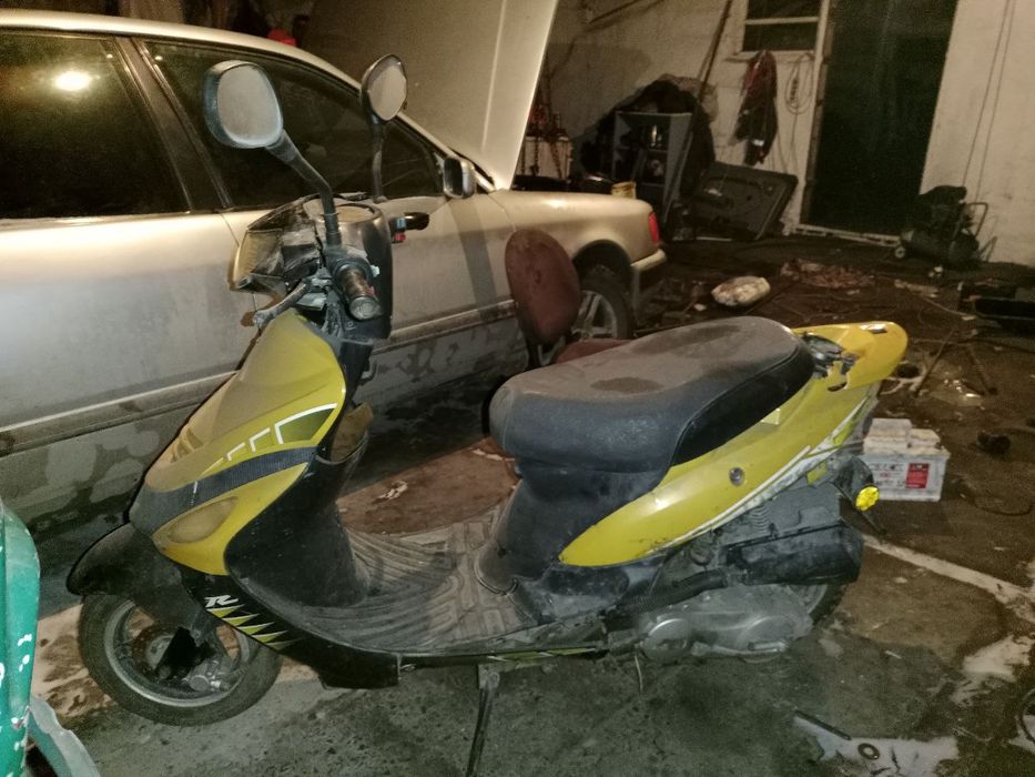 Продам срочно скутер