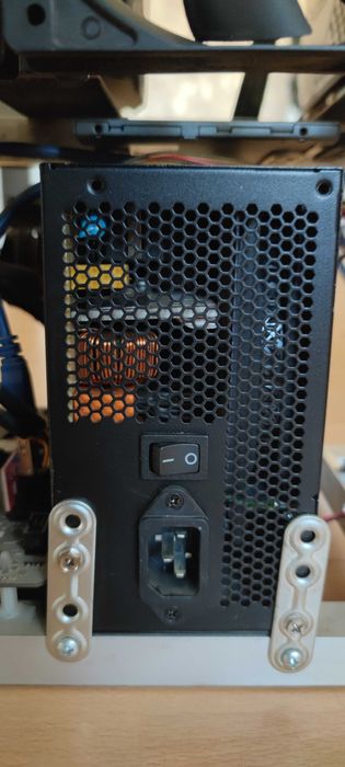 МАЙНИНГ РИГ 6x XFX RX 580 8GB 330 – 370 MH/s Ergo[ERG] и други — Пълен Комплект Тестван напълно работещ