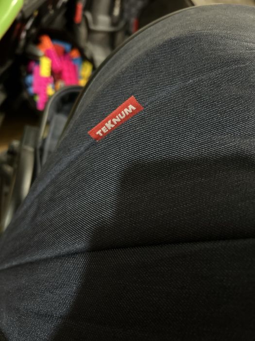 Продам коляску Teknum