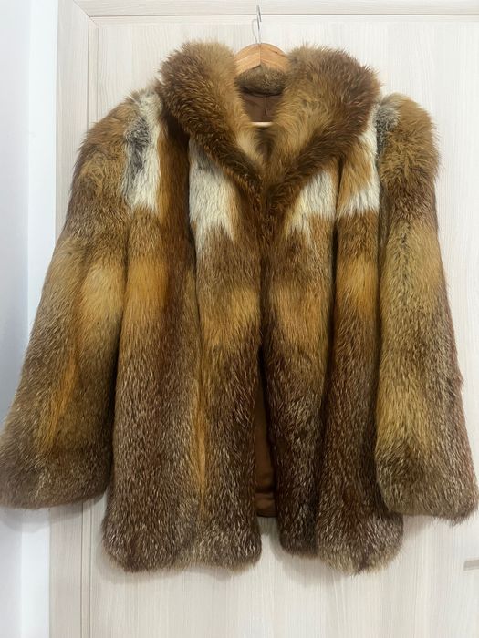 Haină de blană naturală , culori superbe , stare foarte bună .