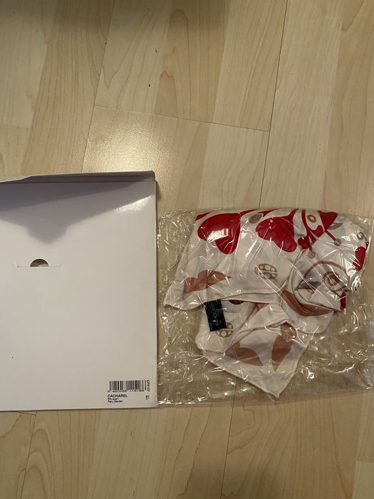 Esarfa Cacharel matase