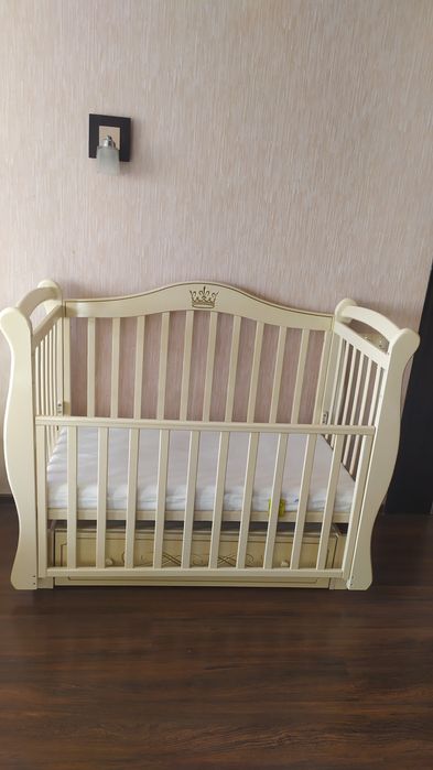 Продам детскую кроватку