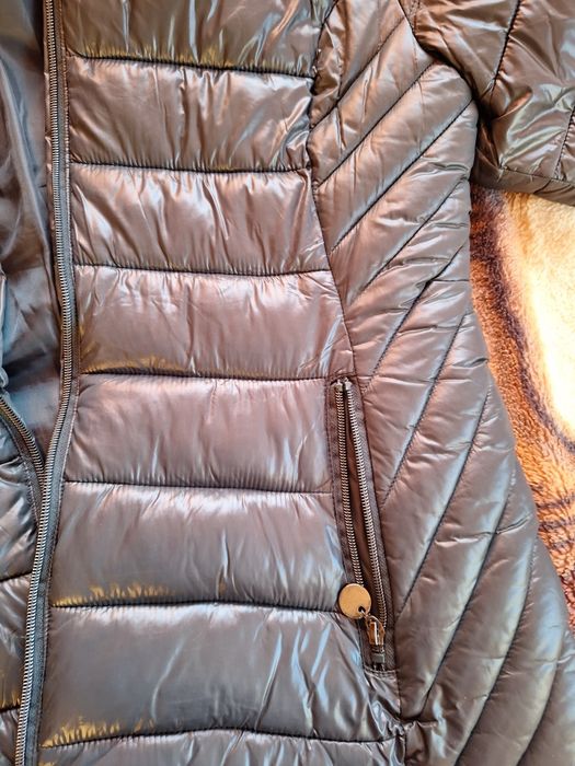 Продавам дамско яке като Ново само му липсва етикета