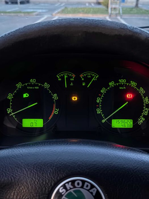 Škoda Octavia Tour 1.6 benzină 102 cp cititi descrierea