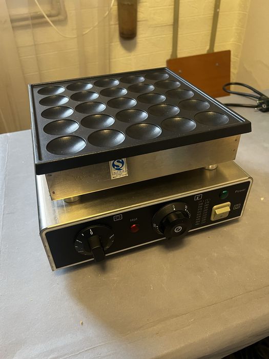 Вафельница орешница новая 25 ячеек