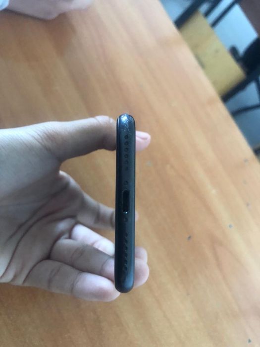 iPhone 7 black 32