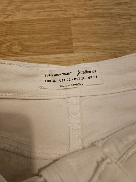 Дамски бели дънки Stradivarius