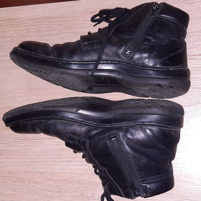 Продам кожанные ботинки