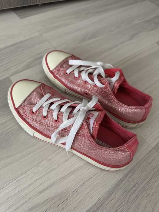 Converse fetite