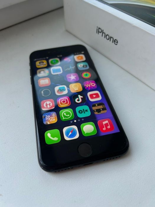 Айфон Se 2 (2020)