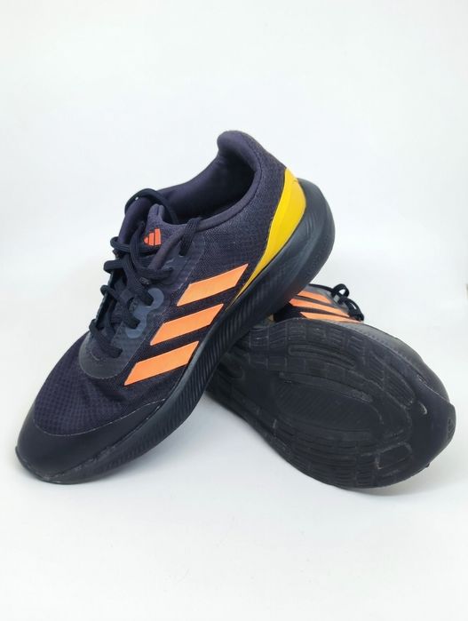 Adidas оригинални детски маратонки 38⅔ – много запазени