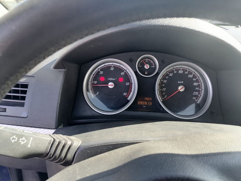 Vând Opel  Astra h